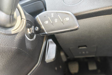 ŷ������3 7L���� 330���� 4X2 ��ʿ��8�� 6.2�ײ�դʽ�ػ���ͼƬ