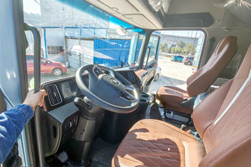 ŷ������3 7L���� 330���� 4X2 ��ʿ��8�� 6.2�ײ�դʽ�ػ���ͼƬ
