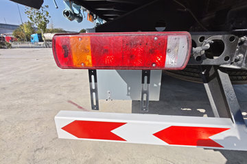 ŷ������3 7L���� 330���� 4X2 ��ʿ��8�� 6.2�ײ�դʽ�ػ���ͼƬ