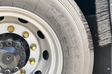 ŷ������3 7L���� 330���� 4X2 ��ʿ��8�� 6.2�ײ�դʽ�ػ���ͼƬ