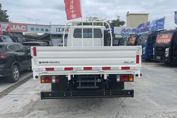 五十铃100P&nbsp;载货车外观                                                图片