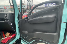 五十铃EVM100&nbsp;电动载货车驾驶室图片