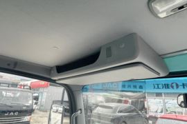 五十铃EVM100&nbsp;电动载货车驾驶室图片