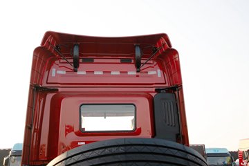 �ൺ���JH6 ������ 12.5L���� 580���� 6X4 һ�����12�� ǣ����ͼƬ