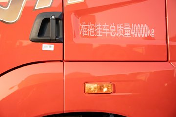 �ൺ���JH6 ������ 12.5L���� 580���� 6X4 һ�����12�� ǣ����ͼƬ