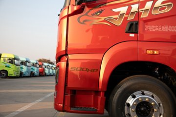 �ൺ���JH6 ������ 12.5L���� 580���� 6X4 һ�����12�� ǣ����ͼƬ