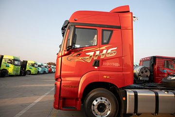 �ൺ���JH6 ������ 12.5L���� 580���� 6X4 һ�����12�� ǣ����ͼƬ