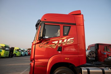 �ൺ���JH6 ������ 12.5L���� 580���� 6X4 һ�����12�� ǣ����ͼƬ