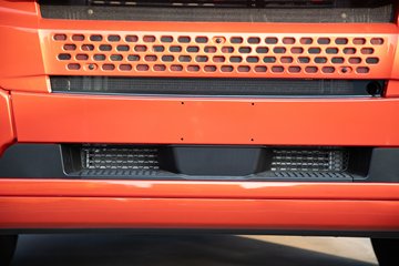 �ൺ���JH6 ������ 12.5L���� 580���� 6X4 һ�����12�� ǣ����ͼƬ