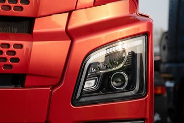 �ൺ���JH6 ������ 12.5L���� 580���� 6X4 һ�����12�� ǣ����ͼƬ