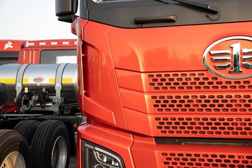 �ൺ���JH6 ������ 12.5L���� 580���� 6X4 һ�����12�� ǣ����ͼƬ