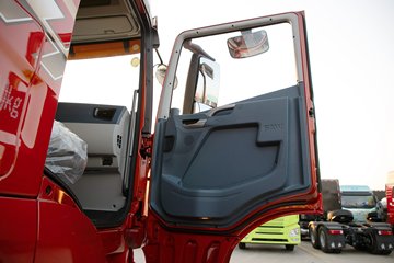 �ൺ���JH6 ������ 12.5L���� 580���� 6X4 һ�����12�� ǣ����ͼƬ