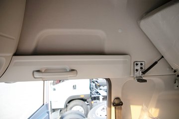 �ൺ���JH6 ������ 12.5L���� 580���� 6X4 һ�����12�� ǣ����ͼƬ