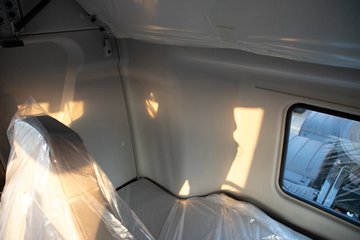 �ൺ���JH6 ������ 12.5L���� 580���� 6X4 һ�����12�� ǣ����ͼƬ