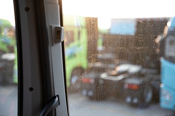 �ൺ���JH6 ������ 12.5L���� 580���� 6X4 һ�����12�� ǣ����ͼƬ