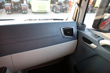 �ൺ���JH6 ������ 12.5L���� 580���� 6X4 һ�����12�� ǣ����ͼƬ