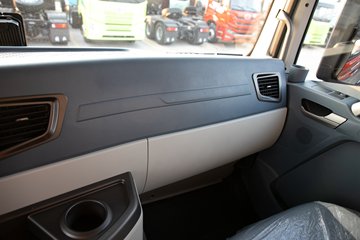 �ൺ���JH6 ������ 12.5L���� 580���� 6X4 һ�����12�� ǣ����ͼƬ