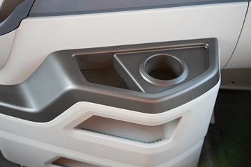 �ൺ���JH6 ������ 12.5L���� 580���� 6X4 һ�����12�� ǣ����ͼƬ