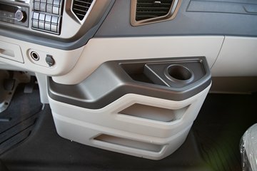 �ൺ���JH6 ������ 12.5L���� 580���� 6X4 һ�����12�� ǣ����ͼƬ