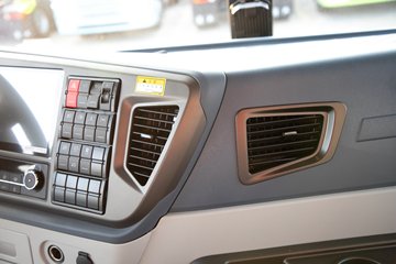 �ൺ���JH6 ������ 12.5L���� 580���� 6X4 һ�����12�� ǣ����ͼƬ