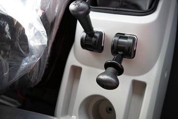 �ൺ���JH6 ������ 12.5L���� 580���� 6X4 һ�����12�� ǣ����ͼƬ