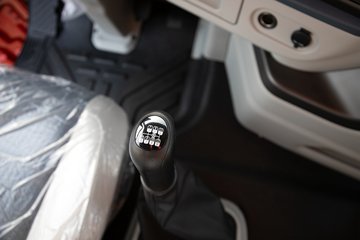 �ൺ���JH6 ������ 12.5L���� 580���� 6X4 һ�����12�� ǣ����ͼƬ