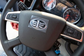 �ൺ���JH6 ������ 12.5L���� 580���� 6X4 һ�����12�� ǣ����ͼƬ