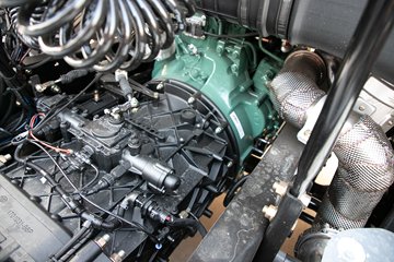 �ൺ���JH6 ������ 12.5L���� 580���� 6X4 һ�����12�� ǣ����ͼƬ