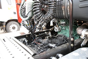 �ൺ���JH6 ������ 12.5L���� 580���� 6X4 һ�����12�� ǣ����ͼƬ