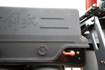 �ൺ���JH6 ������ 12.5L���� 580���� 6X4 һ�����12�� ǣ����ͼƬ