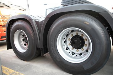 �ൺ���JH6 ������ 12.5L���� 580���� 6X4 һ�����12�� ǣ����ͼƬ