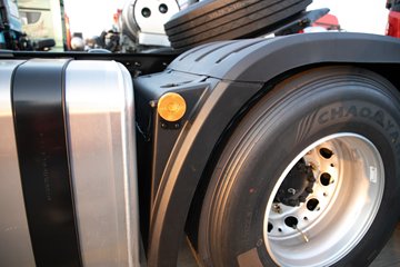 �ൺ���JH6 ������ 12.5L���� 580���� 6X4 һ�����12�� ǣ����ͼƬ