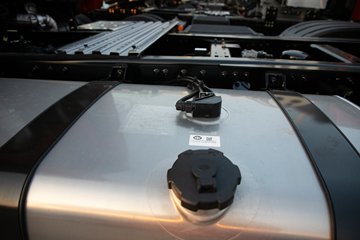 �ൺ���JH6 ������ 12.5L���� 580���� 6X4 һ�����12�� ǣ����ͼƬ