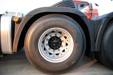 �ൺ���JH6 ������ 12.5L���� 580���� 6X4 һ�����12�� ǣ����ͼƬ