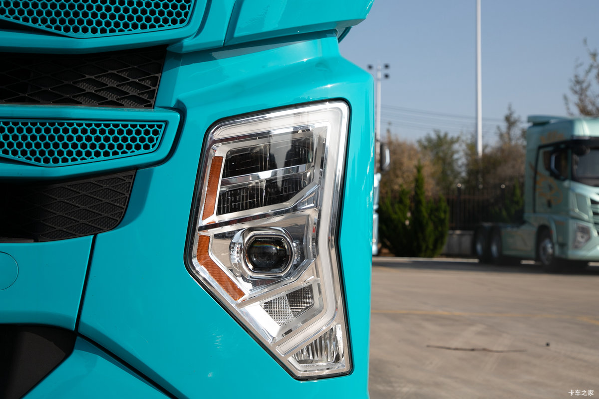 �ൺ��� ӥ; ͷ�Ȳ� ���ɿ� 680���� 6X4 AMT�Զ���ǣ�������                                                