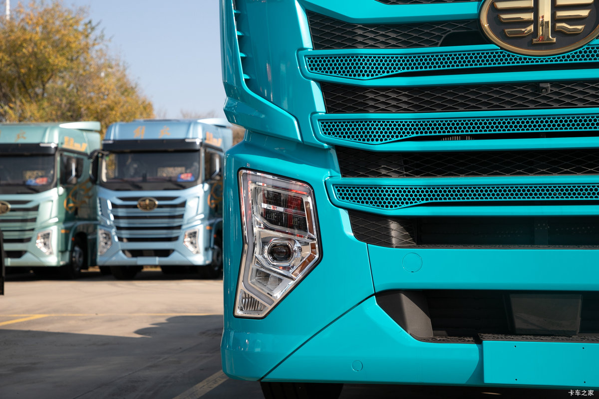 �ൺ��� ӥ; ͷ�Ȳ� ���ɿ� 680���� 6X4 AMT�Զ���ǣ�������                                                