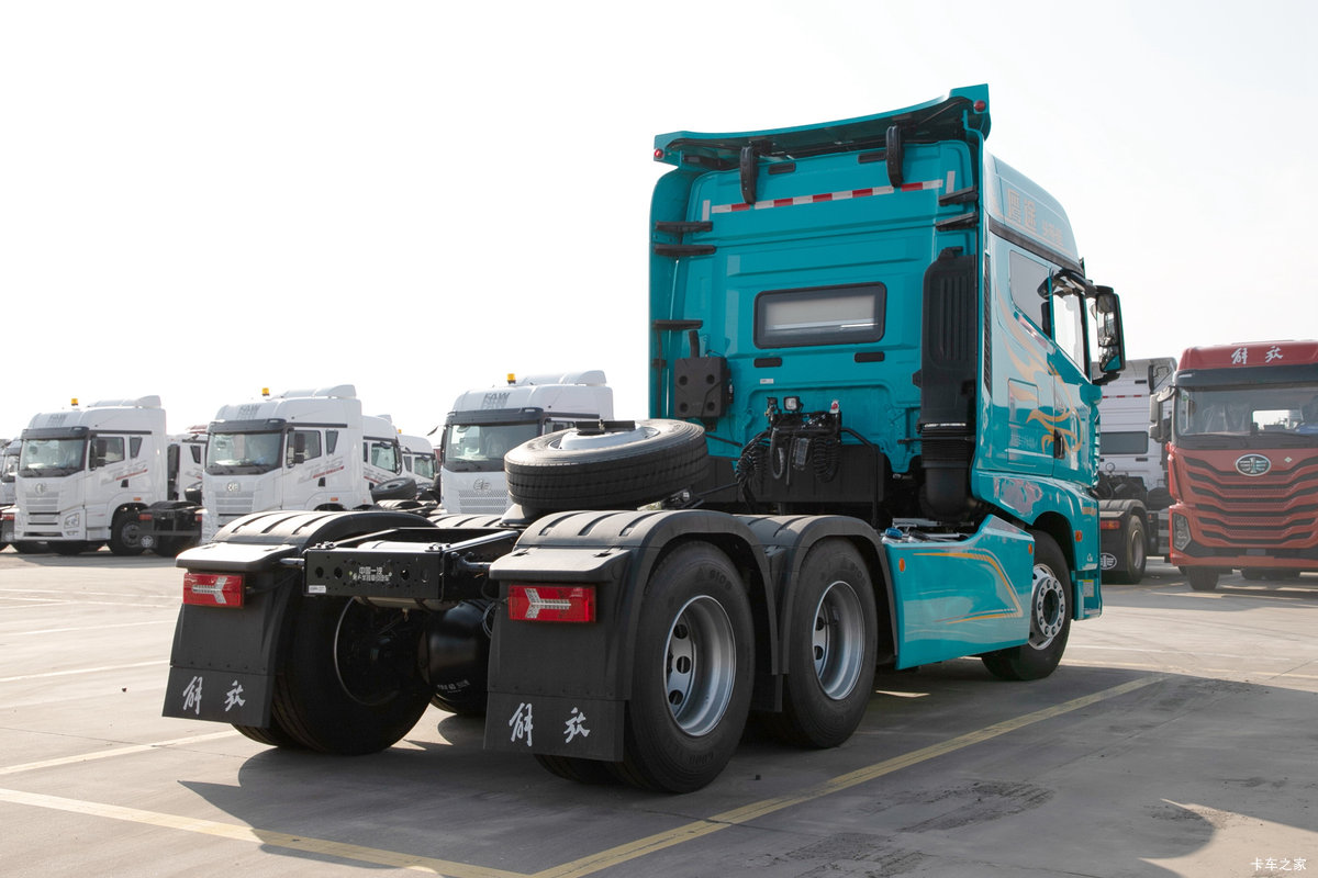 �ൺ��� ӥ; ͷ�Ȳ� ���ɿ� 680���� 6X4 AMT�Զ���ǣ�������                                                