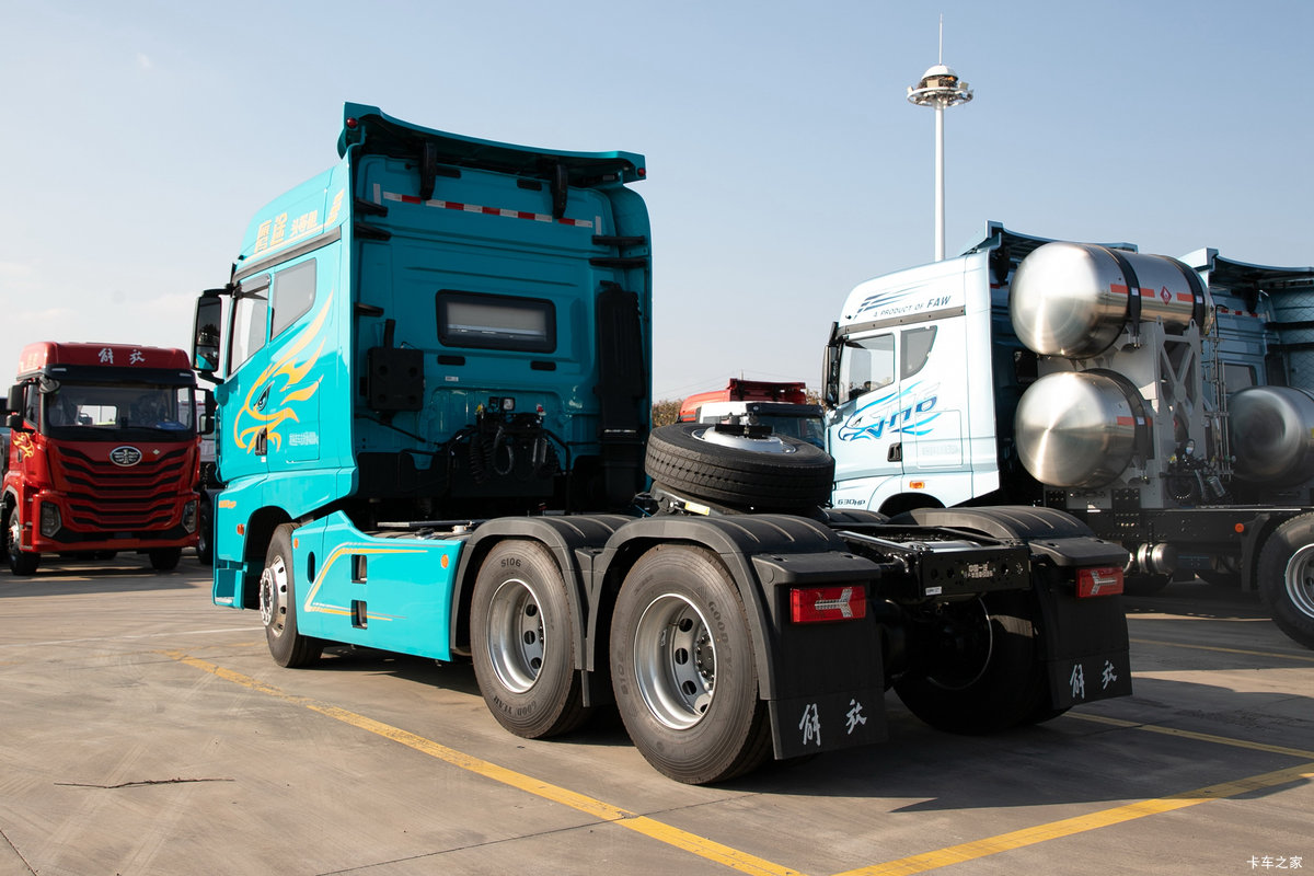 �ൺ��� ӥ; ͷ�Ȳ� ���ɿ� 680���� 6X4 AMT�Զ���ǣ�������                                                