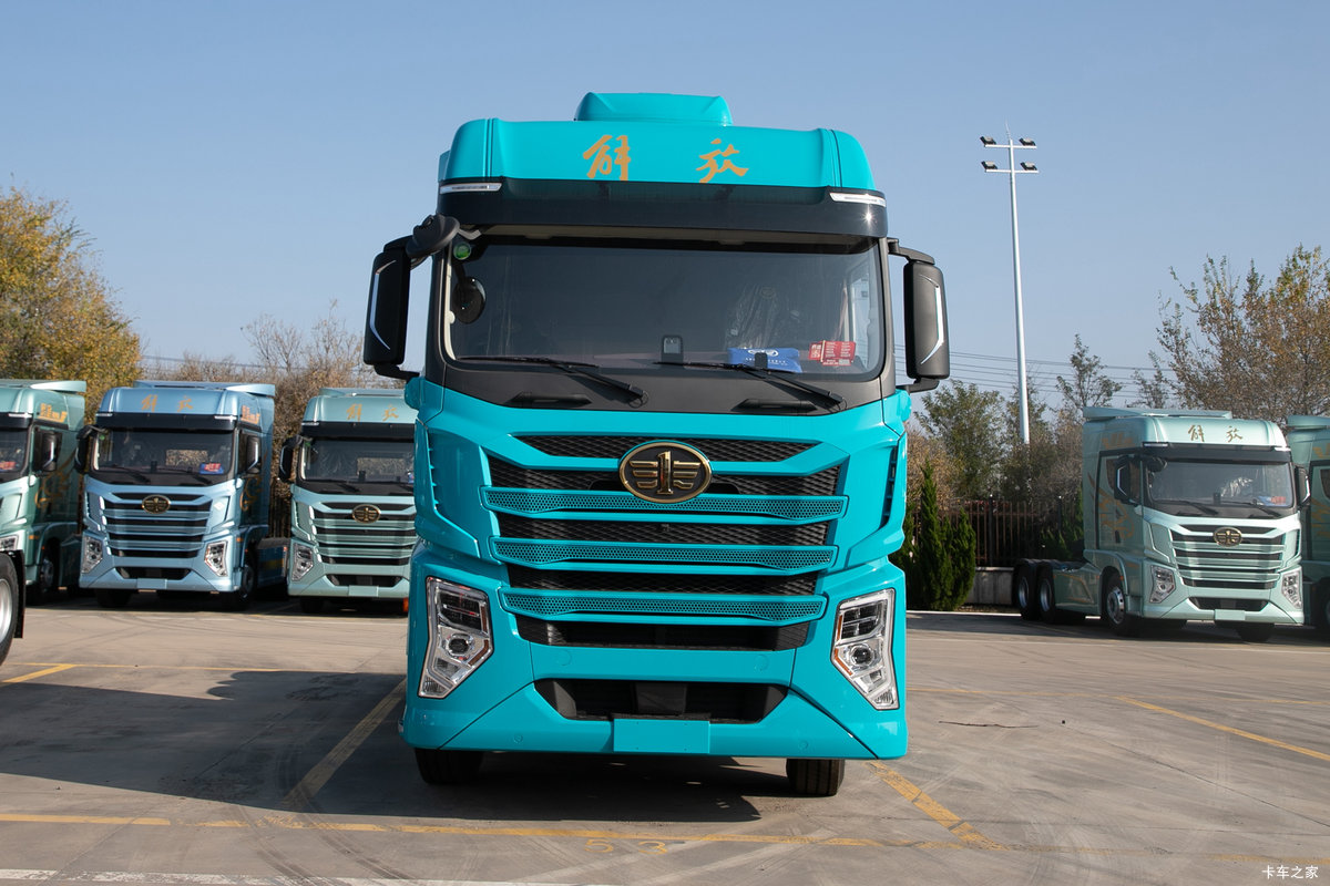 �ൺ��� ӥ; ͷ�Ȳ� ���ɿ� 680���� 6X4 AMT�Զ���ǣ�������                                                