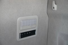 青岛解放 鹰途 商务舱 14.5L LNG 630马力 6X4 一汽解放12档 AMT自动档牵引车