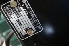 青岛解放 鹰途 商务舱 14.5L LNG 630马力 6X4 一汽解放12档 AMT自动档牵引车