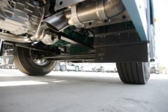 青岛解放 鹰途 商务舱 14.5L LNG 630马力 6X4 一汽解放12档 AMT自动档牵引车