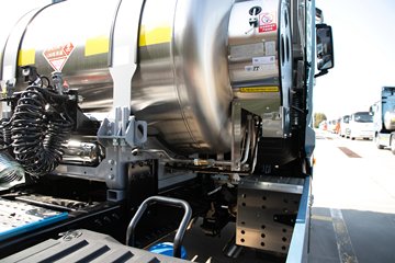 �ൺ��� ӥ; ����� 14.5L LNG 630���� 6X4 һ�����12�� AMT�Զ���ǣ����ͼƬ