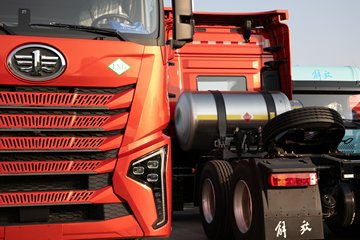 �ൺ��� ӥ�� ������ 14.6L LNG 630���� 6X4 ��ʿ��16�� AMT�Զ��� ǣ����ͼƬ