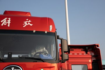 �ൺ��� ӥ�� ������ 14.6L LNG 630���� 6X4 ��ʿ��16�� AMT�Զ��� ǣ����ͼƬ