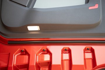 �ൺ��� ӥ�� ������ 14.6L LNG 630���� 6X4 ��ʿ��16�� AMT�Զ��� ǣ����ͼƬ