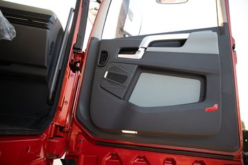 �ൺ��� ӥ�� ������ 14.6L LNG 630���� 6X4 ��ʿ��16�� AMT�Զ��� ǣ����ͼƬ