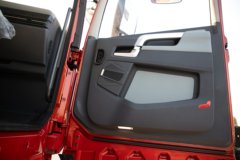 青岛解放 鹰航 智享版 14.6L LNG 630马力 6X4 法士特16档 AMT自动档 牵引车 青岛解放 鹰航 智享版 14.6L LNG 630马力 6X4 法士特16档 AMT自动档 牵引车