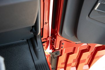 �ൺ��� ӥ�� ������ 14.6L LNG 630���� 6X4 ��ʿ��16�� AMT�Զ��� ǣ����ͼƬ