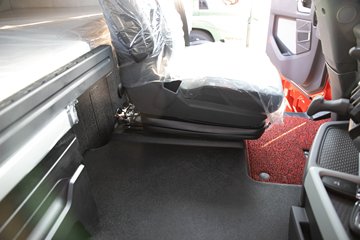 �ൺ��� ӥ�� ������ 14.6L LNG 630���� 6X4 ��ʿ��16�� AMT�Զ��� ǣ����ͼƬ